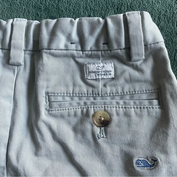 Vineyard Vines kid shorts size 5 - Picture 3 of 4
